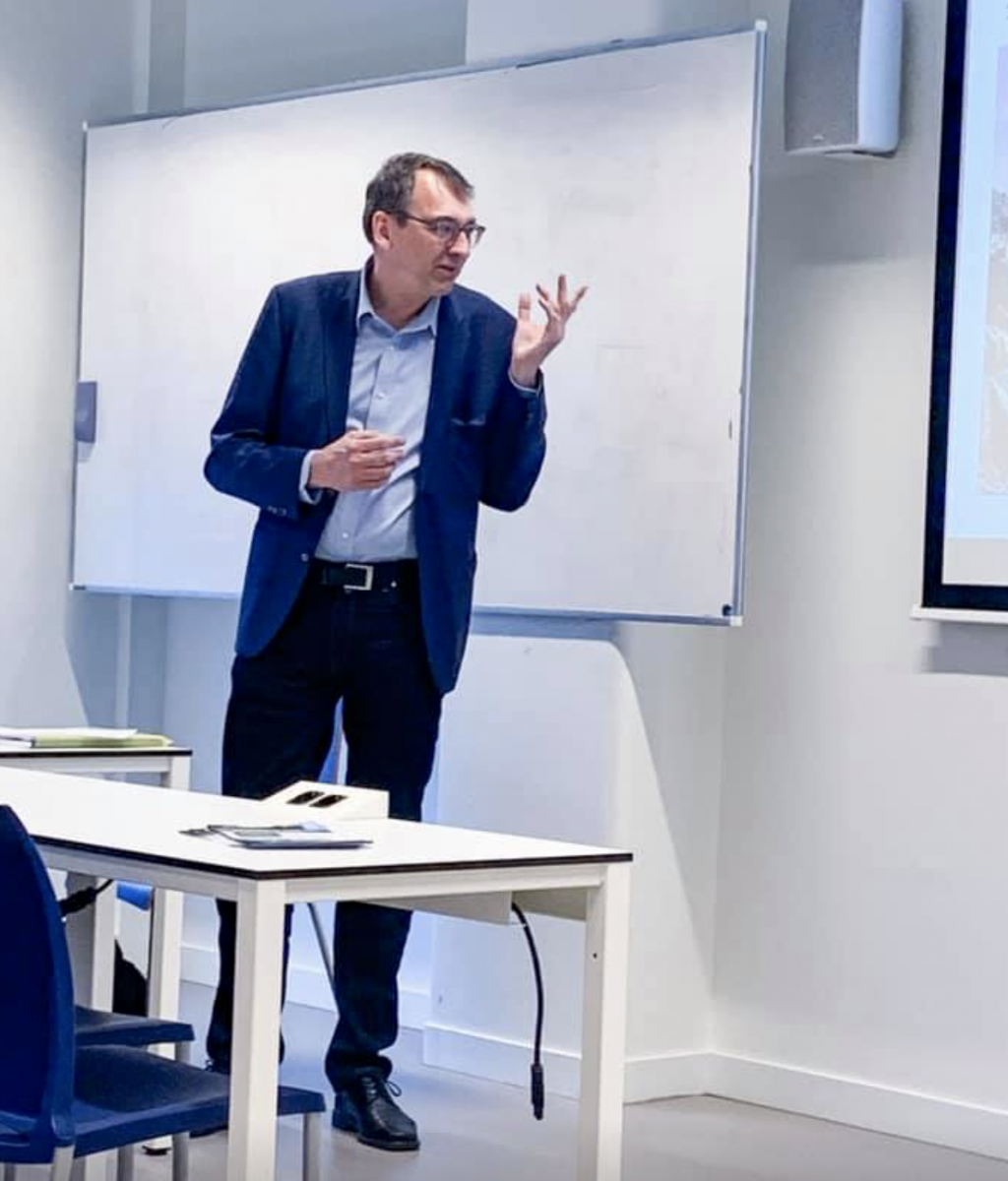 Afbeelding A Model UN connection stretching from Leiden to Costa Rica